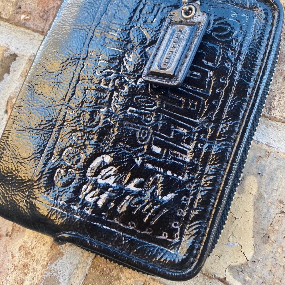 Coach wrist wallet poppy edition